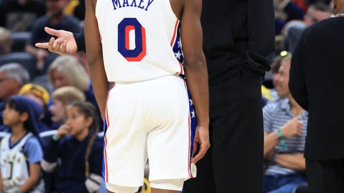 Embiid ถูกเตือนหลัง 76ers พ่ายแพ้ เริ่มต้น 2-11