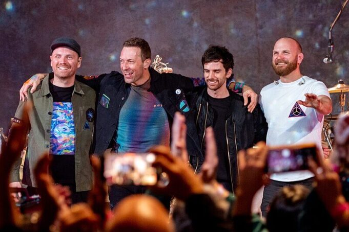 Coldplay ประกาศคอนเสิร์ตใหญ่ที่อาเมดาบัด ปี 2025