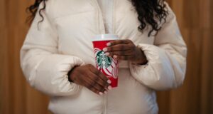 สตาร์บัคส์แจกแก้วสีแดงฟรีวัน Red Cup Day 14 พ.ย.