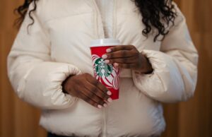 สตาร์บัคส์แจกแก้วสีแดงฟรีวัน Red Cup Day 14 พ.ย.