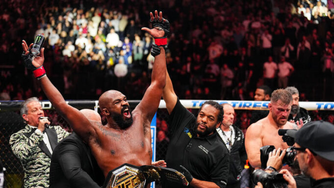 จอน โจนส์: นักสู้ไร้เทียมทานกับชัยชนะใน UFC 309