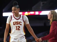 จูจู วัตกินส์ ดาวบาส USC โชว์ฟอร์มเด่นพร้อมดีลใหญ่