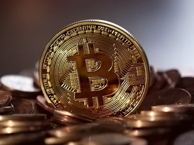 ตลาดคริปโตพุ่ง: Altcoins เด่น, MicroStrategy, Ripple