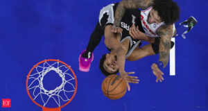 บิ๊กแมตช์ NBA คริสต์มาส: เจมส์ปะทะเคอร์รี, เวมบันยามาเดบิวต์
