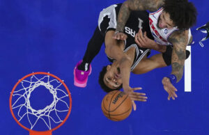 บิ๊กแมตช์ NBA คริสต์มาส: เจมส์ปะทะเคอร์รี, เวมบันยามาเดบิวต์