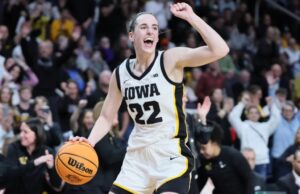 Iowa Hawkeyes ยกเลิกเสื้อเบอร์ 22 เพื่อเกียรติ Caitlin Clark