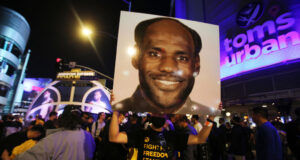 NBA Cup แฟนลดฮวบ ราคาตั๋วถูกกว่าอาหารมื้อหรู