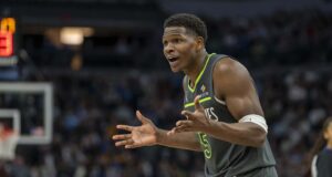 Warriors ชนะ Timberwolves 113-103, เอ็ดเวิร์ดส์จวกกรรมการ