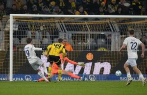 ฮอฟเฟนไฮม์ตีเสมอดอร์ทมุนด์ 1-1 ในช่วงทดเวลา