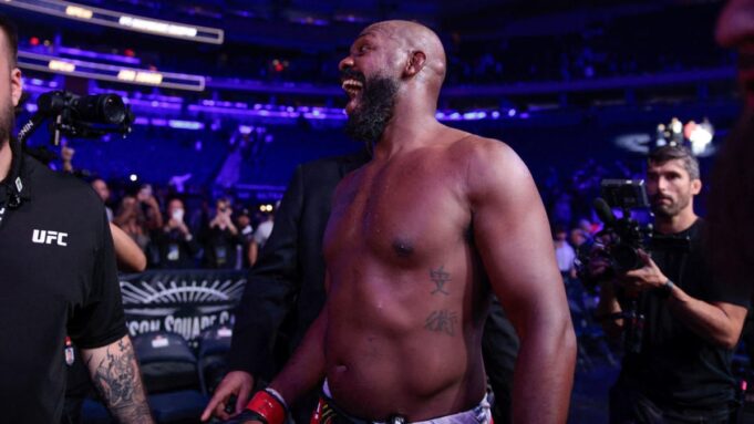 จอน โจนส์ วางแผนคืนสังเวียน UFC ปี 2025