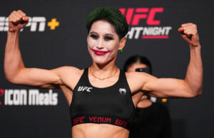 นักสู้หญิงวัย 32 ปีสร้างประวัติศาสตร์ในศึก UFC
