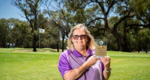 นักกอล์ฟหญิงคว้าแชมป์สุทธิใน Deaf Golf Victoria