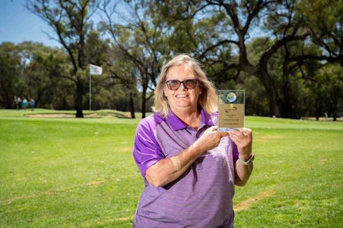 นักกอล์ฟหญิงคว้าแชมป์สุทธิใน Deaf Golf Victoria