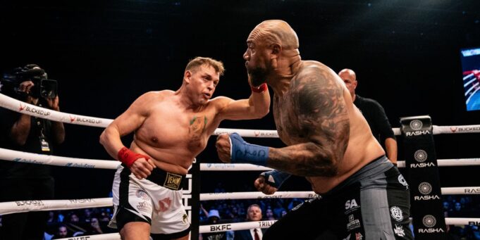 แอนโทนี่ การ์เร็ตต์ สร้างสถิติน็อคเอาท์ BKFC ใหม่