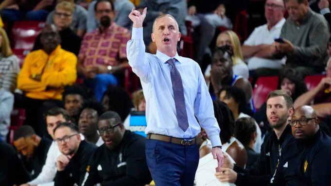 ทีม Arizona State ชน Kansas ศึกบาส Big 12 สุดเข้มข้น
