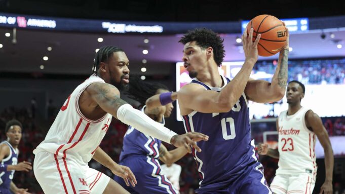 Houston ชนะ TCU 65-46 คว้าชัยเกมเหย้าต่อเนื่อง 30 นัด