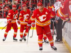 Canucks เผชิญวิกฤตไร้ Hughes & Pettersson โชว์ศักยภาพ
