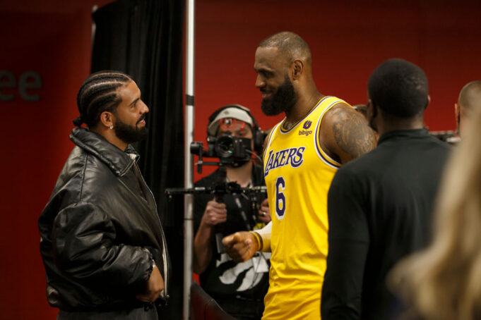 Drake วิจารณ์ LeBron ใน Fighting Irish Freestyle