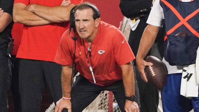 สตีฟ สปักนูโอโล ถูกจับตาเป็นหัวหน้าโค้ช NFL ใหม่