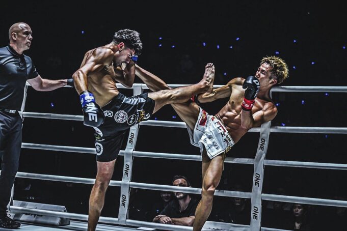 เอลิอัส มาห์มูดี ปะทะ เดนิส พูริค ใน ONE Fight Night 26