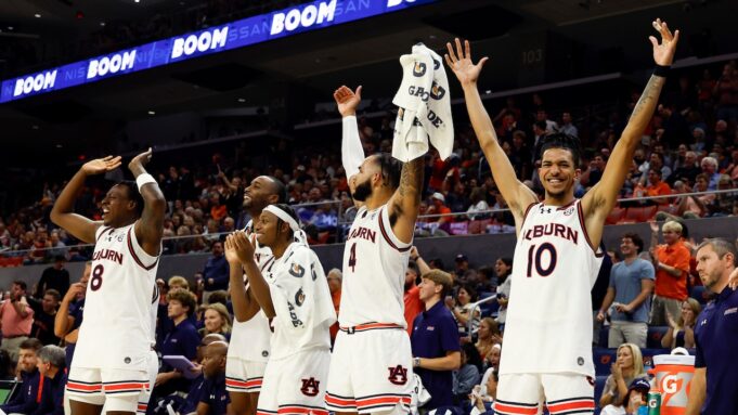Auburn ขึ้นอันดับ 2 หลังคว้าชัย Maui Invitational