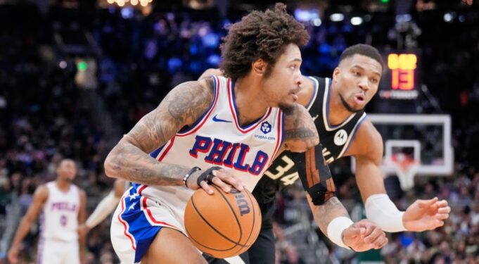 มิลวอกี บัคส์ ดวล ฟิลาเดลเฟีย 76เซอร์ส ศึก NBA