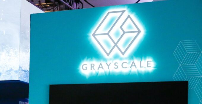 Grayscale ปรับพอร์ตปี 2025 เสริม altcoin และ AI Fund
