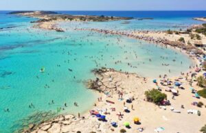 25 ชายหาดที่ดีที่สุดในโลก ปี 2025 โดย Tripadvisor