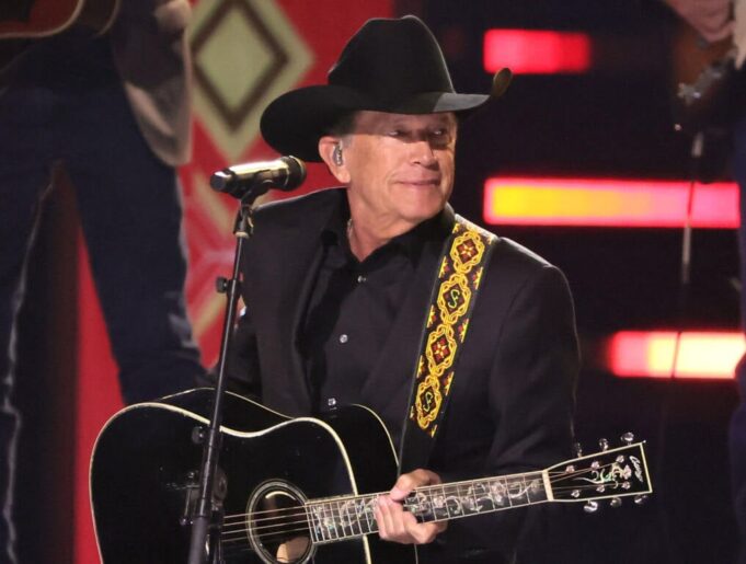 **George Strait ปล่อยอัลบั้มใหม่ & ทัวร์คอนเสิร์ต 2025**