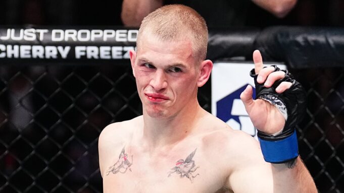 การ์รีปะทะรัคห์โมนอฟ ศึกชิงแชมป์ไร้พ่าย UFC สุดเดือด