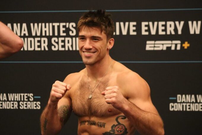 บิลลี่ กอฟฟ์ เตรียมบู๊ เวเรเทนนิคอฟ ใน UFC Vegas 102