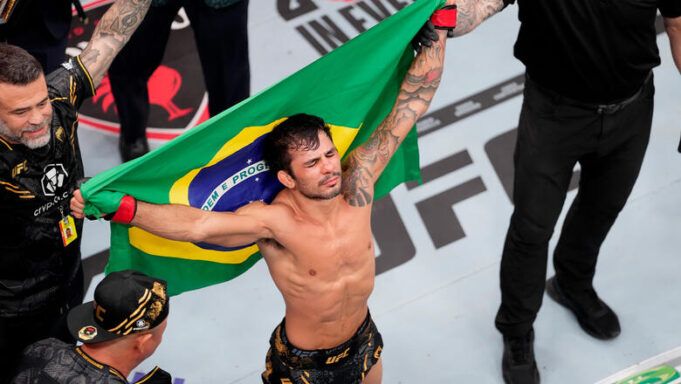 แพนโทจา ป้องกันแชมป์ฟลายเวต UFC เจออาซากุระ