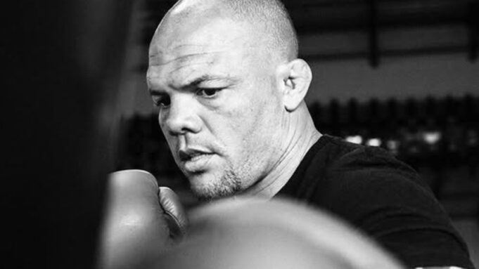 แอนโทนี่ สมิธ พร้อมปะทะ โดมินิค เรเยส ศึก UFC 310
