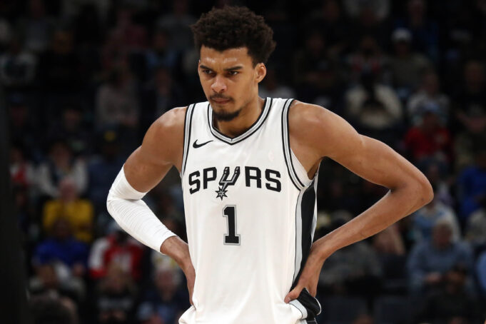 เวมบันยามา พลาดทั้งซีซั่น ชวดรางวัลเกมรับ NBA