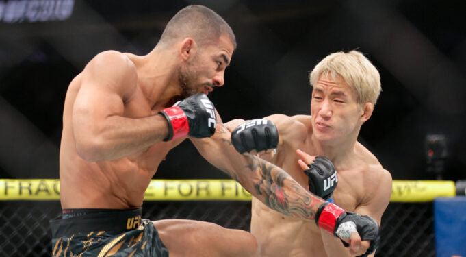 Pantoja ชนะ Asakura ด้วย rear-naked choke ใน UFC 310