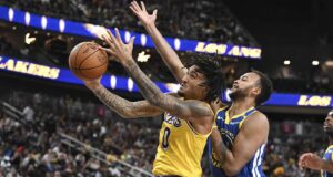 ฟิลาเดลเฟีย 76ers เซ็น เจเลน ฮูด-ชิฟฟิโน ร่วมทีม