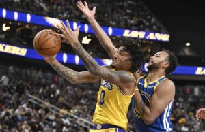 ฟิลาเดลเฟีย 76ers เซ็น เจเลน ฮูด-ชิฟฟิโน ร่วมทีม