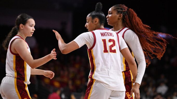 อัปเดตอันดับ NCAA: ใครจะได้เป็นทีมวางอันดับ 1?