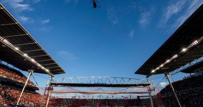 แฟนโตรอนโต เอฟซี โห่เพลงชาติสหรัฐฯ ก่อนเกม