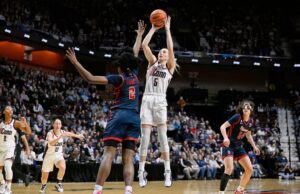UConn ถล่ม St. John’s 71-40 ลิ่วตัดเชือก Big East