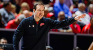 UNLV ปลดโค้ชบาส เควิน ครูเกอร์ หลังคุมทีม 3 ปี