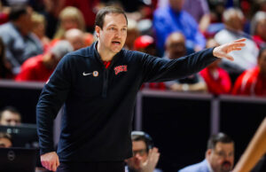 UNLV ปลดโค้ชบาส เควิน ครูเกอร์ หลังคุมทีม 3 ปี
