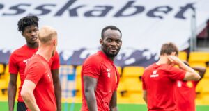 ไมเคิล เอสเซียง กระตุ้นแฟนกานาก้าวต่อหลังชวด AFCON