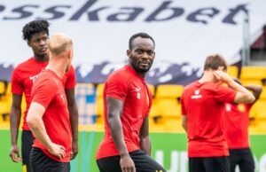 ไมเคิล เอสเซียง กระตุ้นแฟนกานาก้าวต่อหลังชวด AFCON