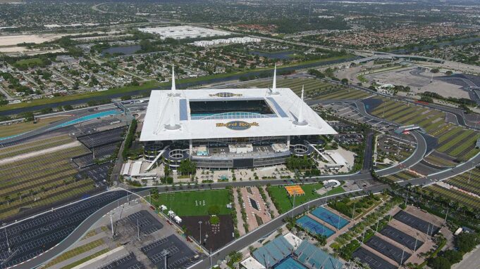 ไมอามี-เดดอนุมัติงบเพิ่ม 10.5 ล้านดอลลาร์ให้ FIFA