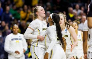 มิชิแกนพบนอเทรอดาม รอบสอง NCAA Tournament