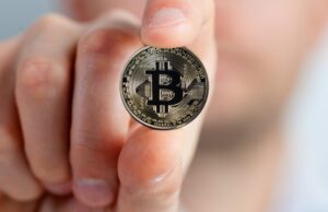 **แนวโน้มตลาดคริปโต 2024-2025: Bitcoin, ETF และ DeFi**