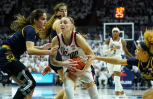 โค้ชดังเทียบโซเนีย ซิตรอน เก่งเท่า Paige Bueckers?