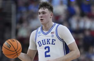 โคเปอร์ แฟล็กก์ เจ็บตาระหว่างเกม Duke พบ Baylor