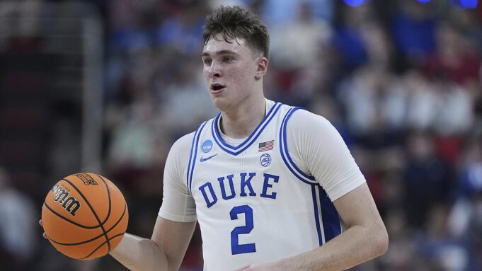 โคเปอร์ แฟล็กก์ เจ็บตาระหว่างเกม Duke พบ Baylor